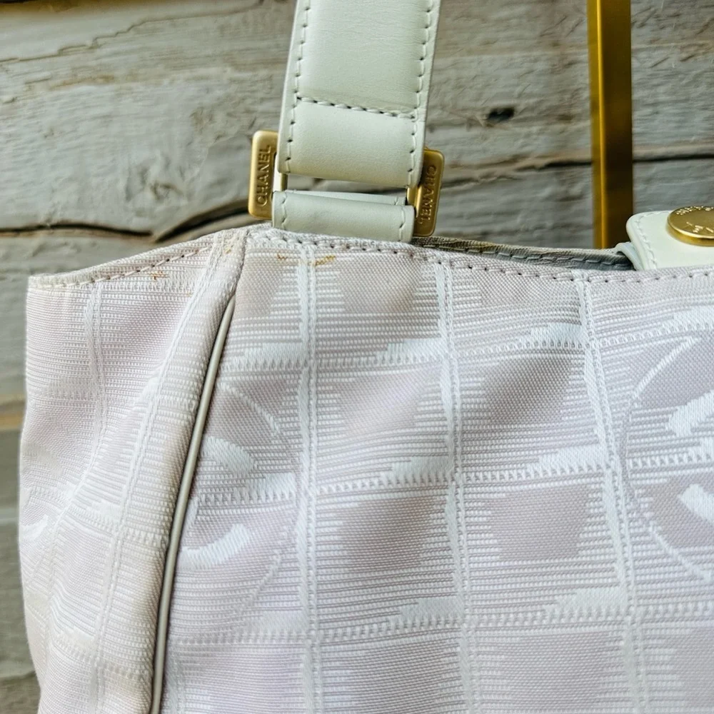 CHANEL travel line shoulder bag with COA